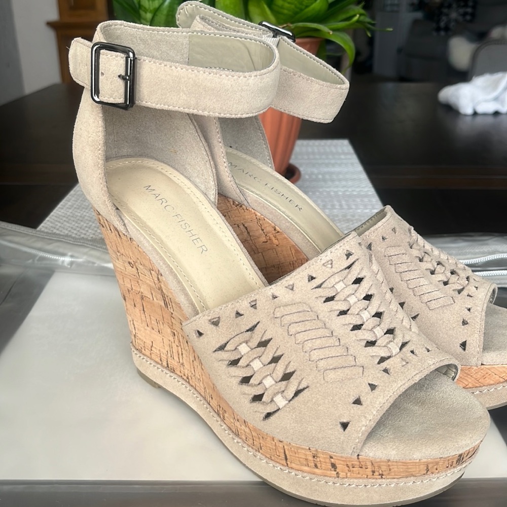 New MARC FISHER ankle strap Hillana